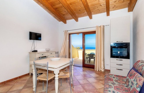 Paduledda Apartment | Vacation Apartment “Case Aquafan Mare 1” with Sea View, Mountain View, Pool & Terrace