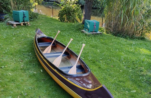 Emden Condo | Vacation apartment Jantje in Emden city center with garden directly on the canal