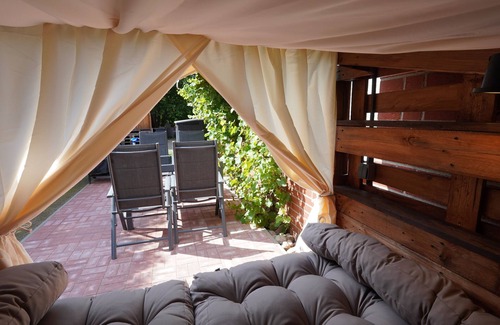 Serrahn Apartment | Vacation apartment "Kranich" on Lake Krakow with terrace and playroom