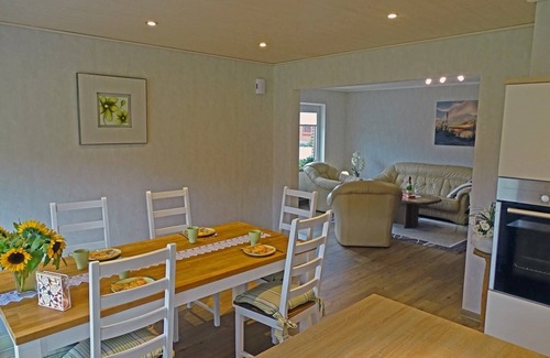 Schwackendorf Apartment | Vacation apartment "Mee(h)r" for families with pets in the middle of Schwackendorf as an ideal domicile for families who want to offer their children a great country program, as well as proximity to the Baltic Sea beach