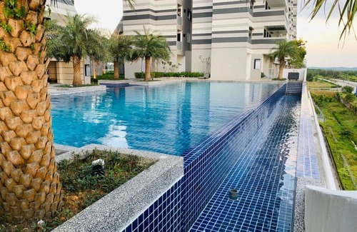 Medini Apartment | Vacation Apartment Meridin, 9 pax 2km to Legoland by TH
