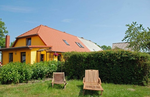 Thesenvitz Apartment | Vacation apartment Rapsblüte with fireplace and balcony - Holiday apartments in Lipsitz auf