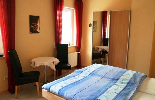 Briedel Bed & Breakfast | Vacation apartment Rivaner, shower, WC, terrace - Ferienweingut Hensler