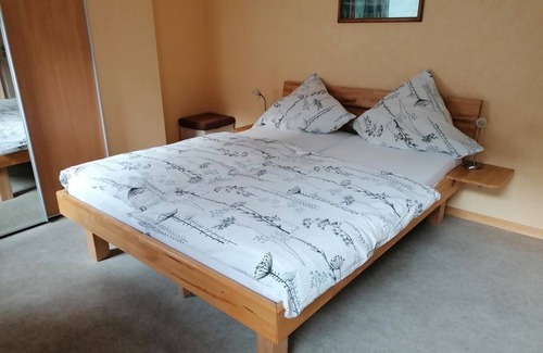 Briedel Bed & Breakfast | Vacation apartment Rivaner, shower, WC, terrace - Ferienweingut Hensler