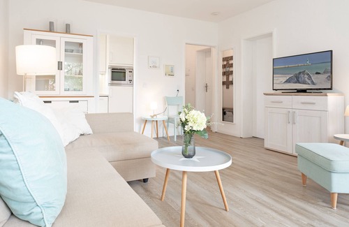 Scharbeutz Apartment | Vacation apartment Strandbude in the house Beau Rivage in Scharbeutz