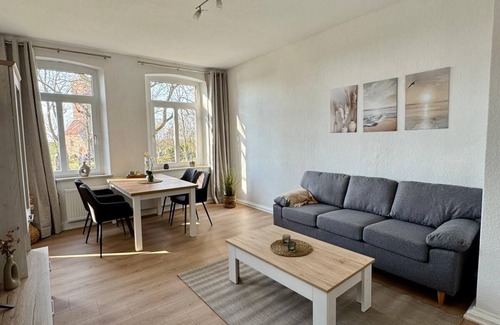 Imsum Apartment | Vacation apartment Seelöwe directly on the dike near the Ochsenturm