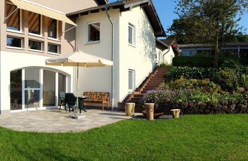 Roth Apartment | Vacation apartment Wald und Wiese - 2-bed vacation apartment Forest and meadow shower/WC,