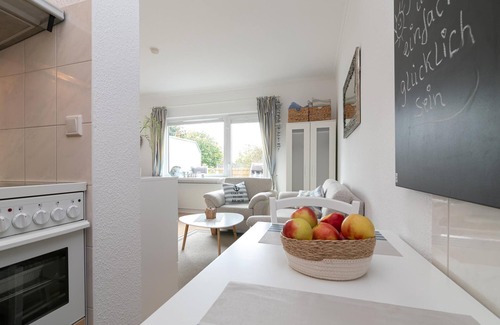 Groemitz Apartment | Vacation apartment Weidennest at Weidenweg 25 with balcony in Grömitz