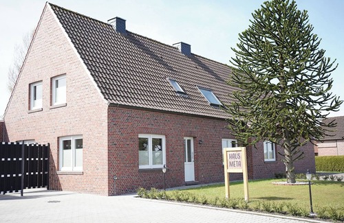 Weener Apartment | Vacation apartment with heated indoor pool and sauna - Haus Meta Whg. 3