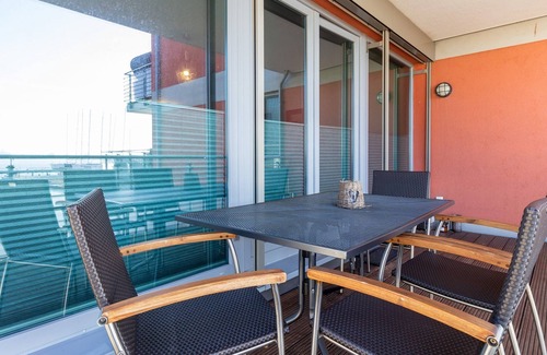 Altefaehr Apartment | Vacation apartment Zeitlos with sun and lake view - Ferienwohnung Zeitlos