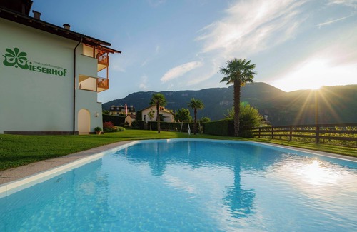 Andriano Apartment | Vacation apartments with pool in the Adige Valley just 15 minutes from Merano