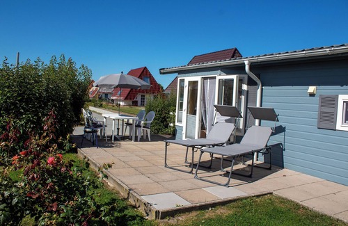 Dorumer Neufeld House | Vacation bungalow Mellumplate 8 in an airy and idyllic location.
