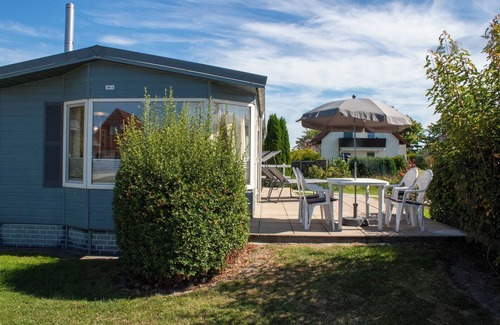 Dorumer Neufeld House | Vacation bungalow Mellumplate 8 in an airy and idyllic location.