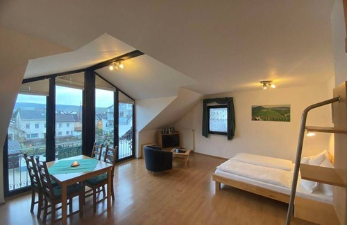 Bad Neuenahr-Ahrweiler Apartment | Vacation apartment for up to 2 persons/Schieferley - Ferienwohnung am Weingut Lingen