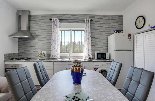 Chiclana de la Frontera House | Vacation Home "Casa Diego" with Mountain View, Wi-Fi, Terrace & Garden
