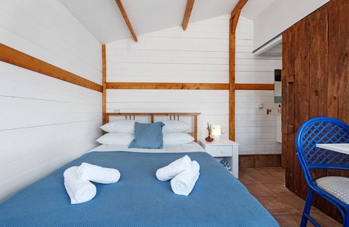 San Isidro House | Vacation Home "Casa Blanca De Madera" with Sea View, Garden & Wi-Fi