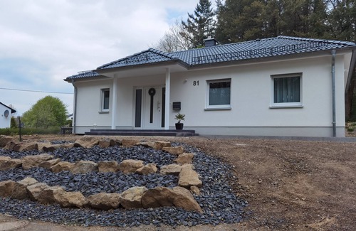 Hohenfels-Essingen House | Vacation home Waldblick in the beautiful Vulkaneifel near Gerolstein by the forest!