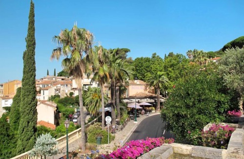 Bormes-Les-Mimosas House | Vacation home Mimosas in Bormes-les-Mimosas - 8 persons, 4 bedrooms