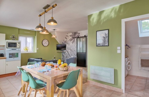 Plouhinec House | Vacation home Groix by Interhome