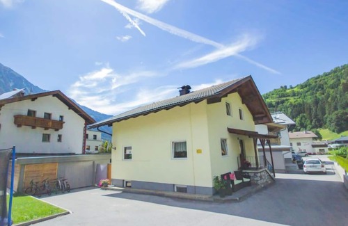 Oetz House | Vacation home Ötztal by Interhome