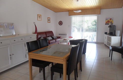 Landevieille House | Vacation home 5 kms from the beach, calm and serenity.