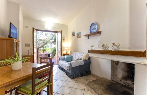 Northern Sardinia Cabin | Vacation home 5 minutes from the beach!