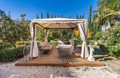 Niguelas House | Vacation Home "A Pie De Sierra Nigüelas" with Mountain View, Private Pool & Wi-Fi
