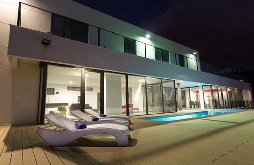 Estrela da Calheta House | Vacation Home "Atlantic Luxury Veranda" with Sea View, Private Pool & Wi-Fi