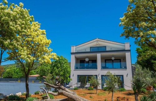 Viskovici House | Vacation home A.R.T. by Interhome