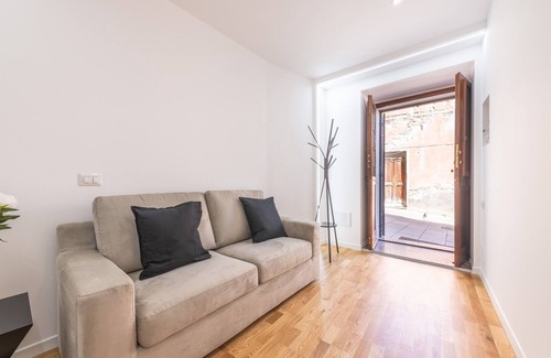 Cagliari House | Vacation Home "Achomedesign Stampace" with A/C & Wi-Fi