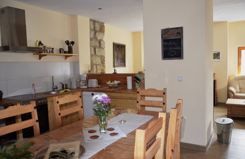 Naundorf House | Vacation home at the Bärenstein for 2-8 persons with 140 m² living space, sauna