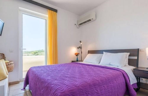 Lavreotiki House | Vacation home Barite in Sounion - 14 persons, 7 bedrooms