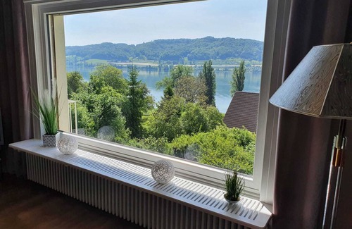 Ohningen House | Vacation home Bellevue, within walking distance of public access to Lake Constance, panoramic lake view