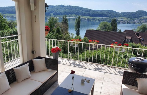 Ohningen House | Vacation home Bellevue, within walking distance of public access to Lake Constance, panoramic lake view