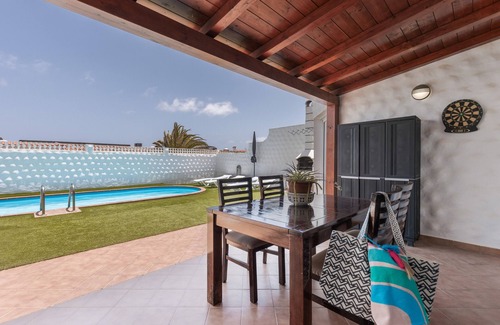 Bahia Calma House | Vacation Home 'Betta' with Private Pool, Private Garden and Wi-Fi