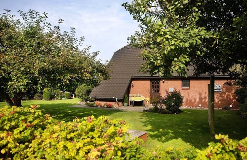 Friedrichskoog-Spitze House | Vacation home Britschock with fenced garden and sauna - Holiday home Britschock