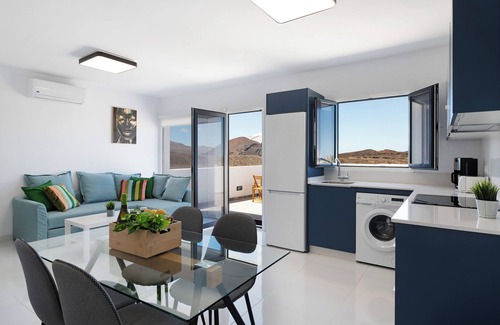 La Santa House | Vacation Home 'Brisa 3' with Sea View, Wi-Fi and Air Conditioning