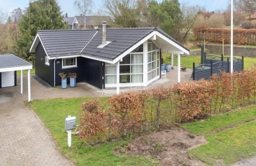 Mosebølle House | Vacation home "Broder" - 300m to the inlet in Sealand in Faxe - 6 persons, 3 bedrooms