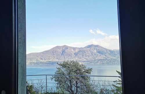 Oggebbio House | Vacation home Camelia with fantastic views over Lake Maggiore (IT)