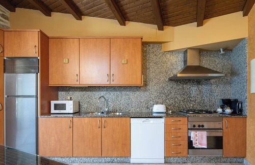 Bueu House | Vacation Home "Casa Bahia" with Mountain View & Wi-Fi