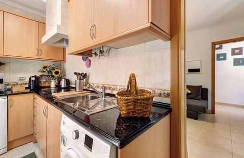 Setubal House | Vacation Home 'Casa Canopa' in Historical Area with Wi-Fi