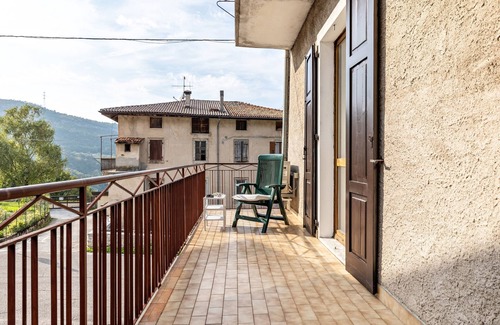 Trambileno House | Vacation Home "Casa Non Ti Scordar Di Me" with Mountain View, Private Garden & Wi-Fi