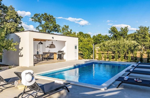 Murvica House | Vacation home Certus by Interhome