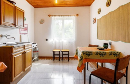 Belatelep House | Vacation home Dahlia by Interhome