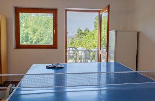 Belatelep House | Vacation home Dahlia by Interhome