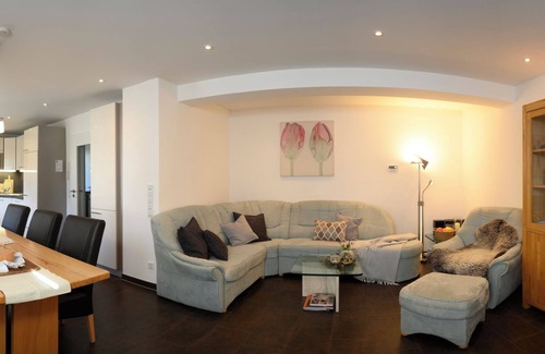 Schienen House | Vacation Home “Hulda” Near Lake Constance with Wi-Fi, Balcony, Terrace & Garden