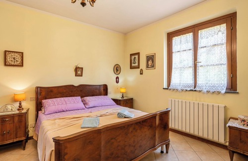 Pieve Fosciana House | Vacation Home "Di Nonna Adriana" with Shared Garden & Wi-Fi