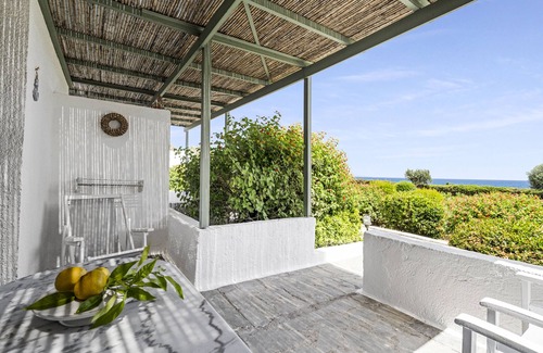 Gythio House | Vacation Home "Double Studio" near Beach with Private Terrace & Wi-Fi