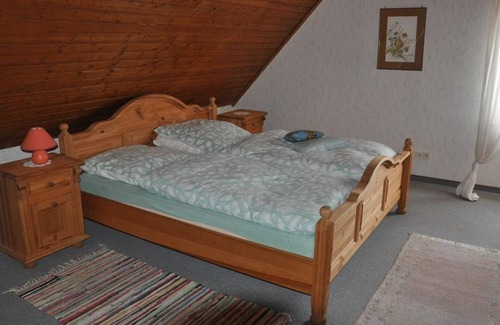 Montabaur House | Vacation home Ehrhardt "am Birkenweg" - 5-bed house