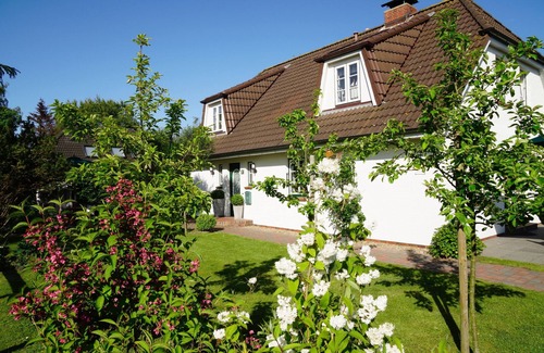 Oldsum House | Vacation home for 3 guests with 153m² in Oldsum (143792)